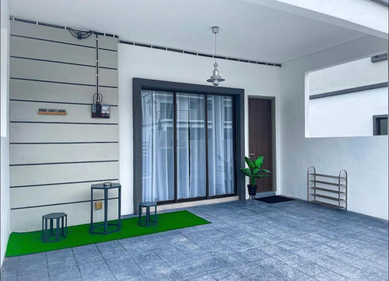 New 2 Storey-Majestic Homestay 3 Min To Night Market Бринчанг Экстерьер фото